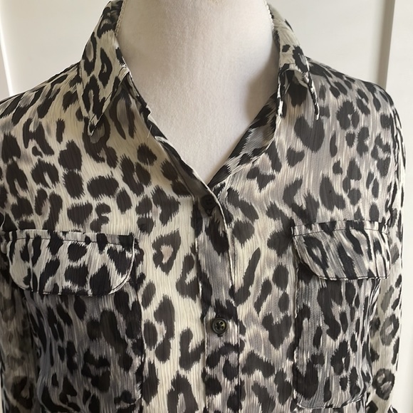 Old Navy Black and White Leopard Print Button Down Shirt - Picture 2 of 5
